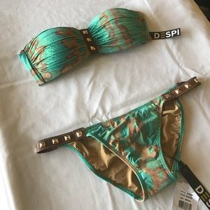 NWT Despi Bikini Swimsuit Bandeau Top w/ bottoms!