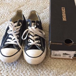 Size 7.5 Black Converse