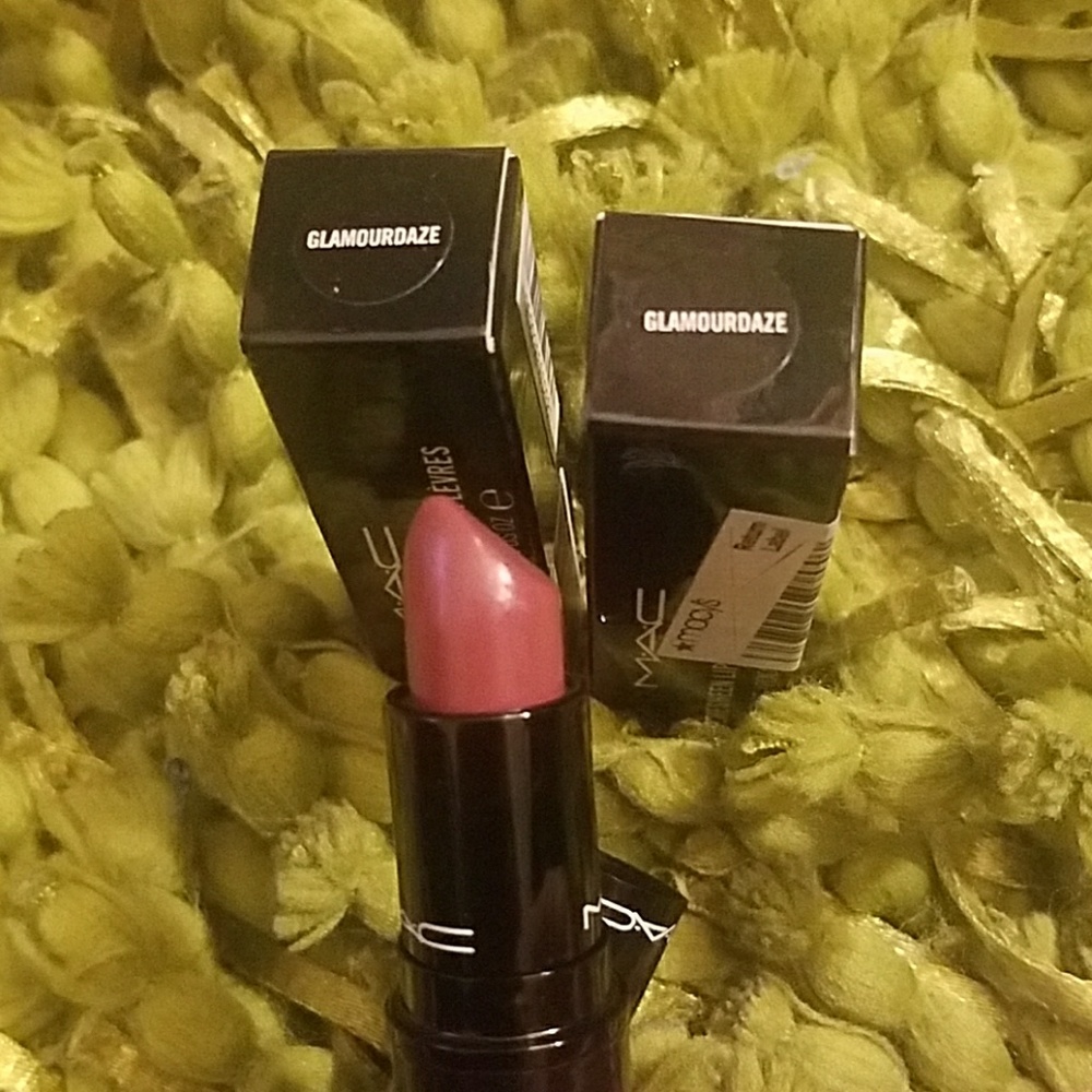 MAC LE Glamourdaze lipstick brand new!