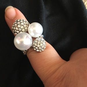 New **WHITE HOUSE BLACK MARKET Beautiful Ring