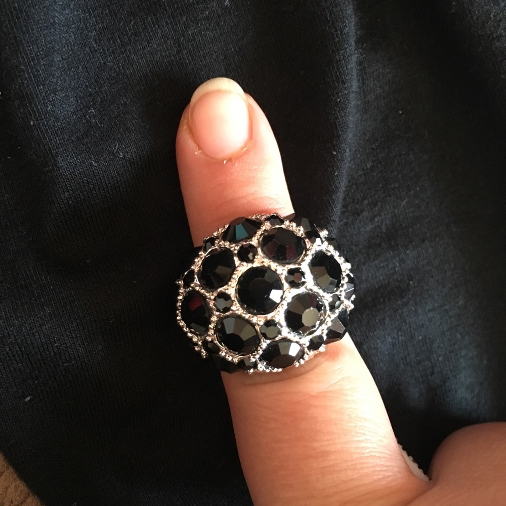 New **WHITE HOUSE BLACK MARKET Beautiful Ring