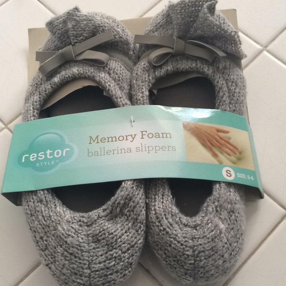 Memory foam slippers size 5-6