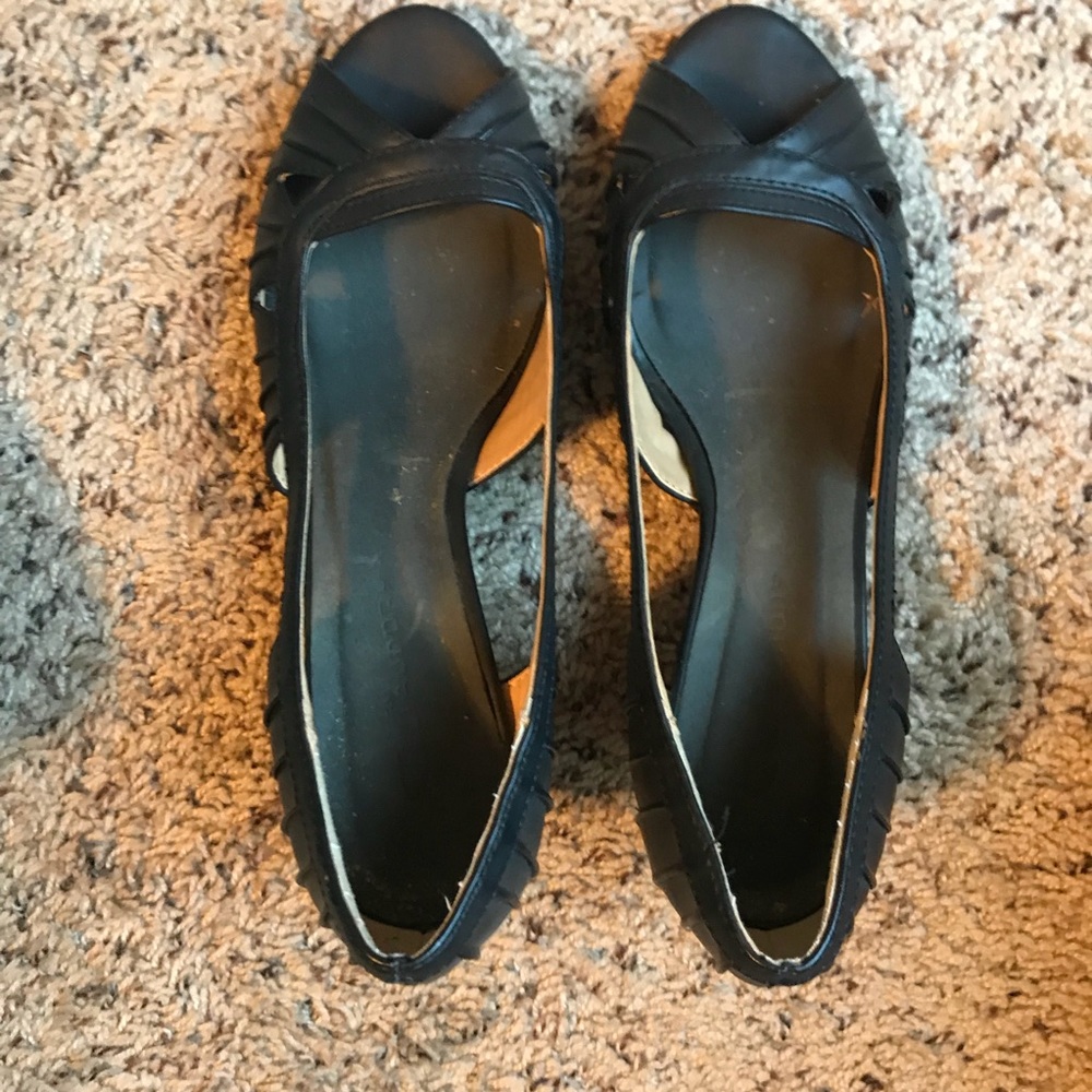 Black wedges!