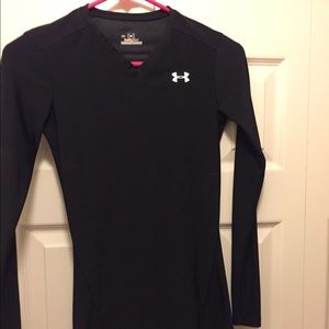 Small under armour heat gear long sleeve top