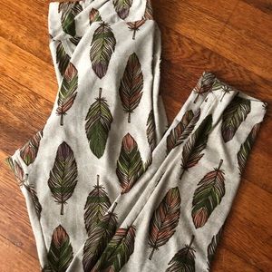 TC lularoe feather leggings