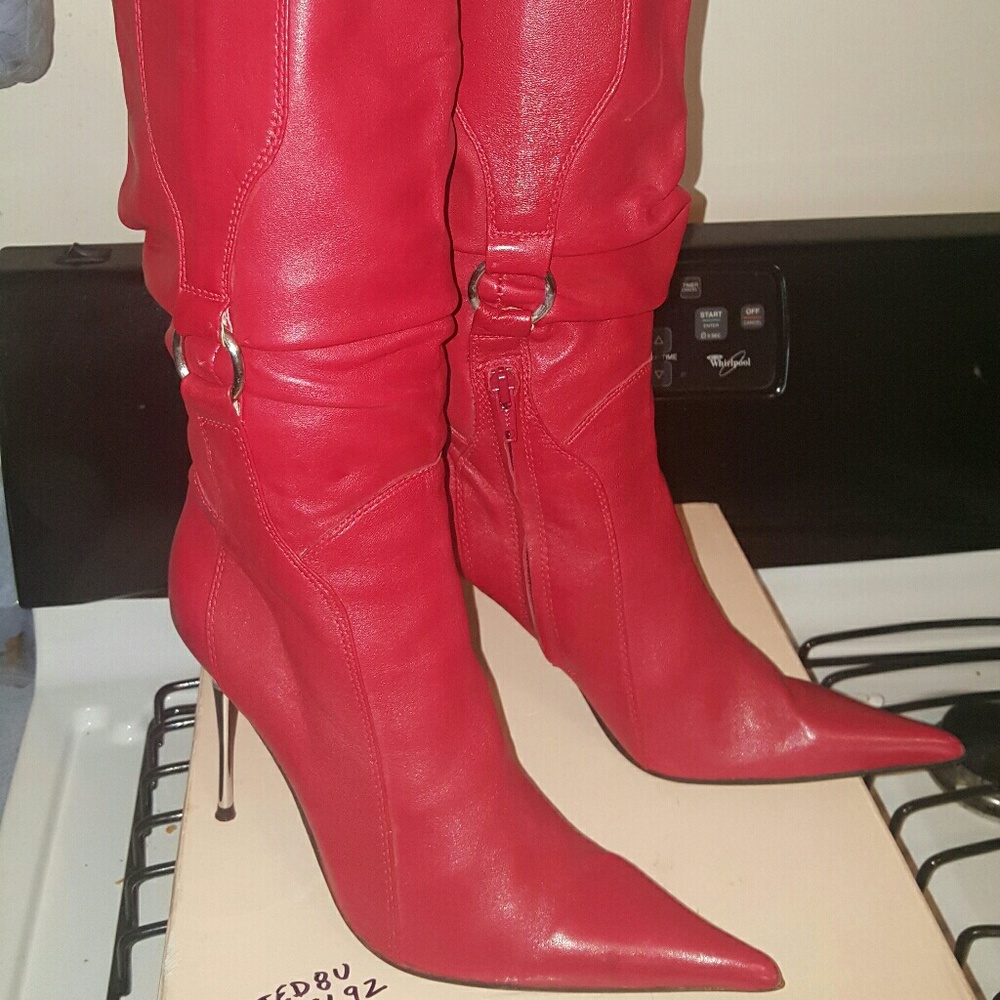 Exquisite Red leather Hoilday boot. Aldo