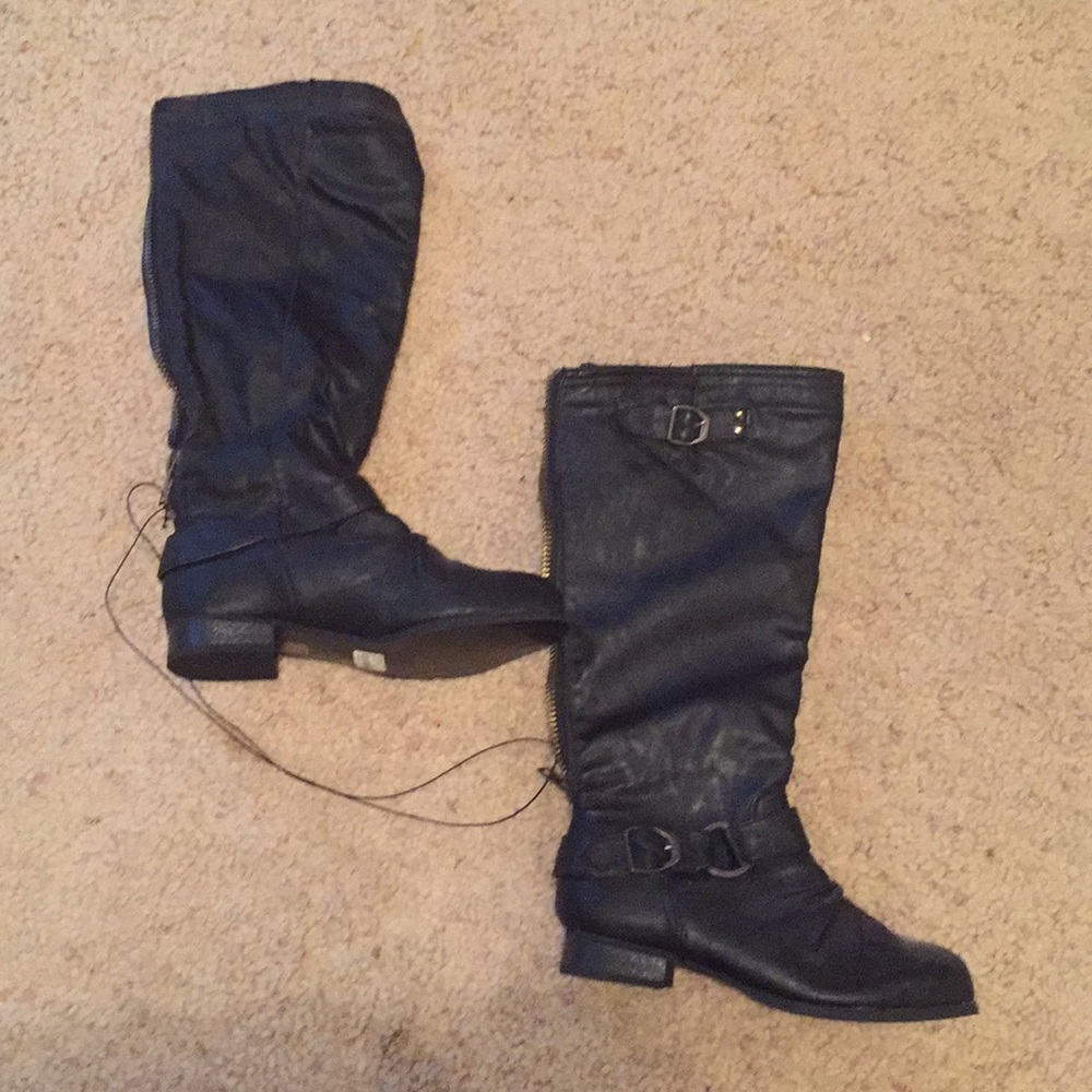 NWT Black Boot with Bronze zipper and buckles