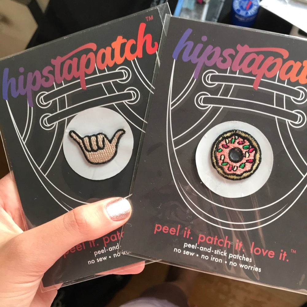 2 hipstapatches. They stick to anything