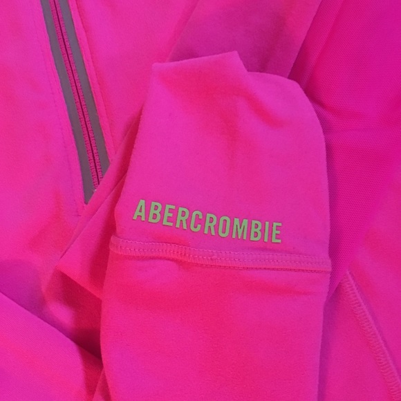 Abercrombie Workout Top - Picture 2 of 3