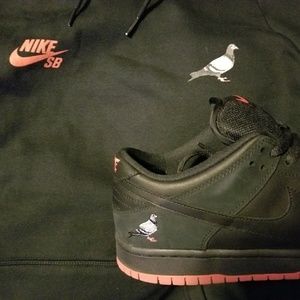 Nike sb dunk black pigeon 10.5