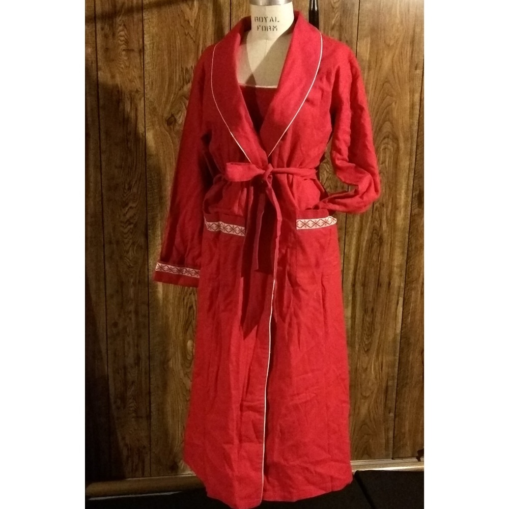 NWOT 100% Cotton Flannel Robe