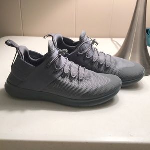 NIKE FREE COMMUTER 2