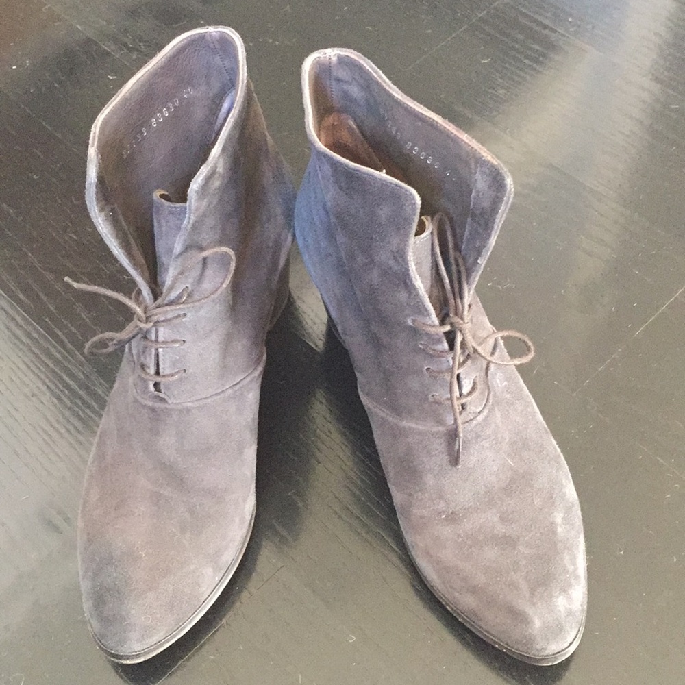 Coclico dark grey suede bootie