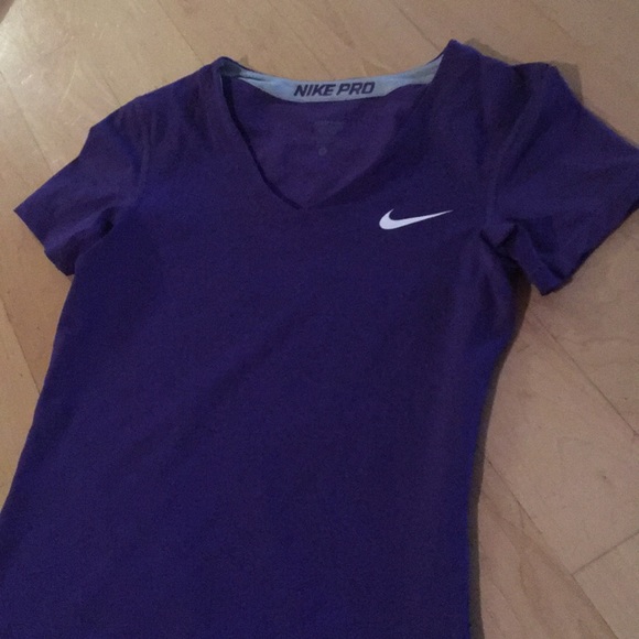 the nike tee athletic cut dri fit womens