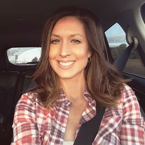 Meet your Posher, Larissa