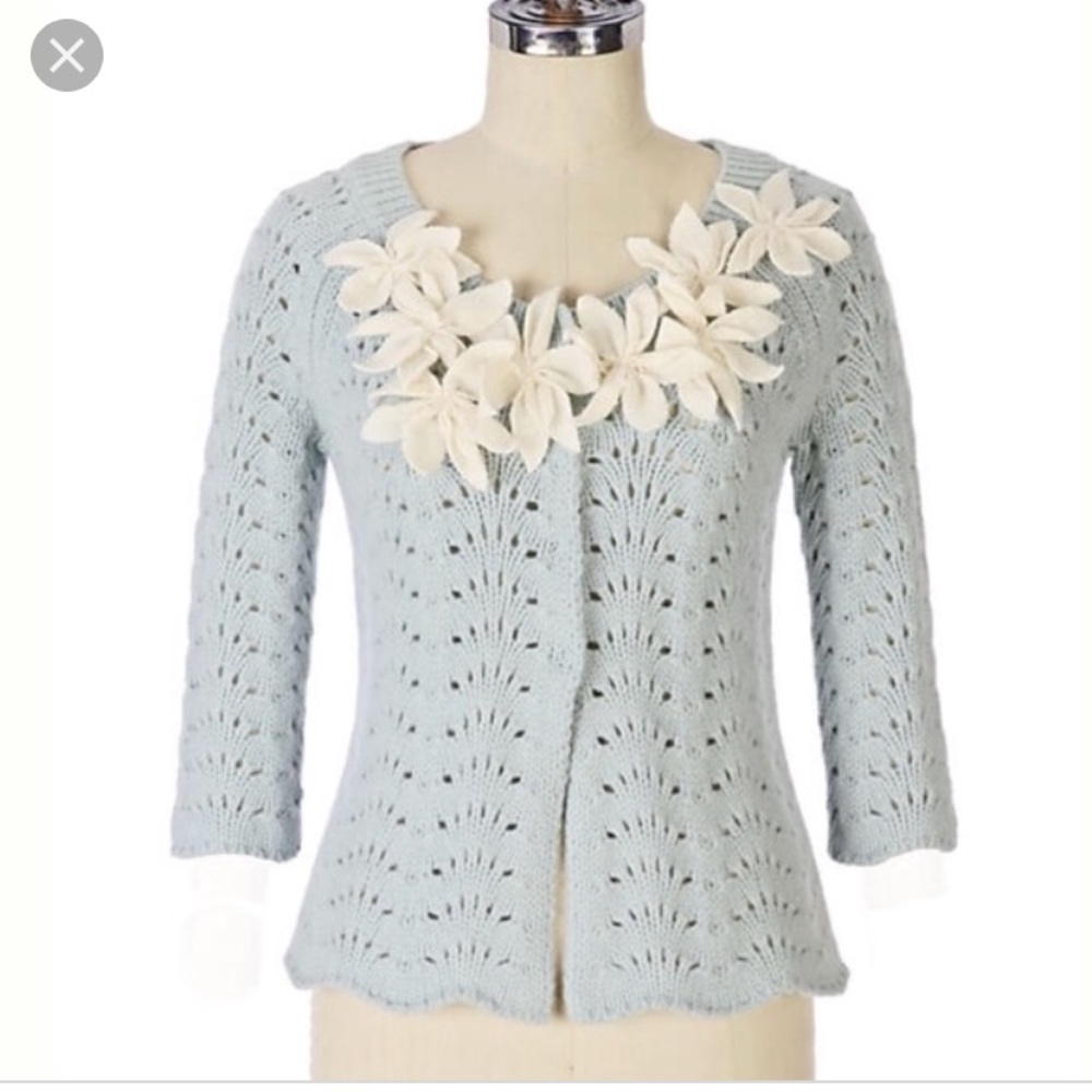 Anthropologie field flower star flower cardigan