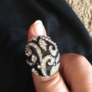 New **WHITE HOUSE BLACK MARKET Beautiful Ring