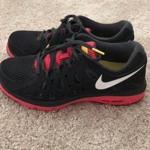 Nike Dual Fusion Shoes