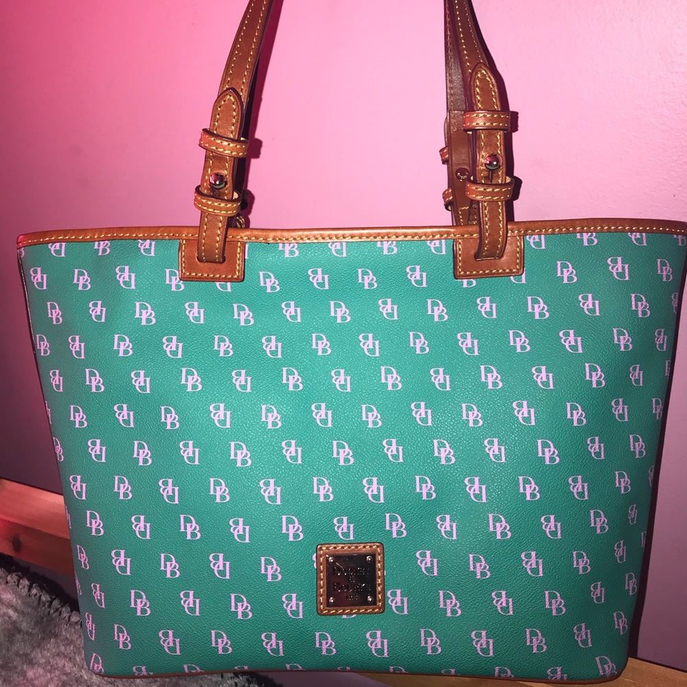 Dooney & Bourke tote