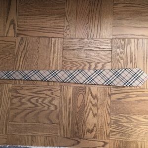 Burberry silk tie 👔