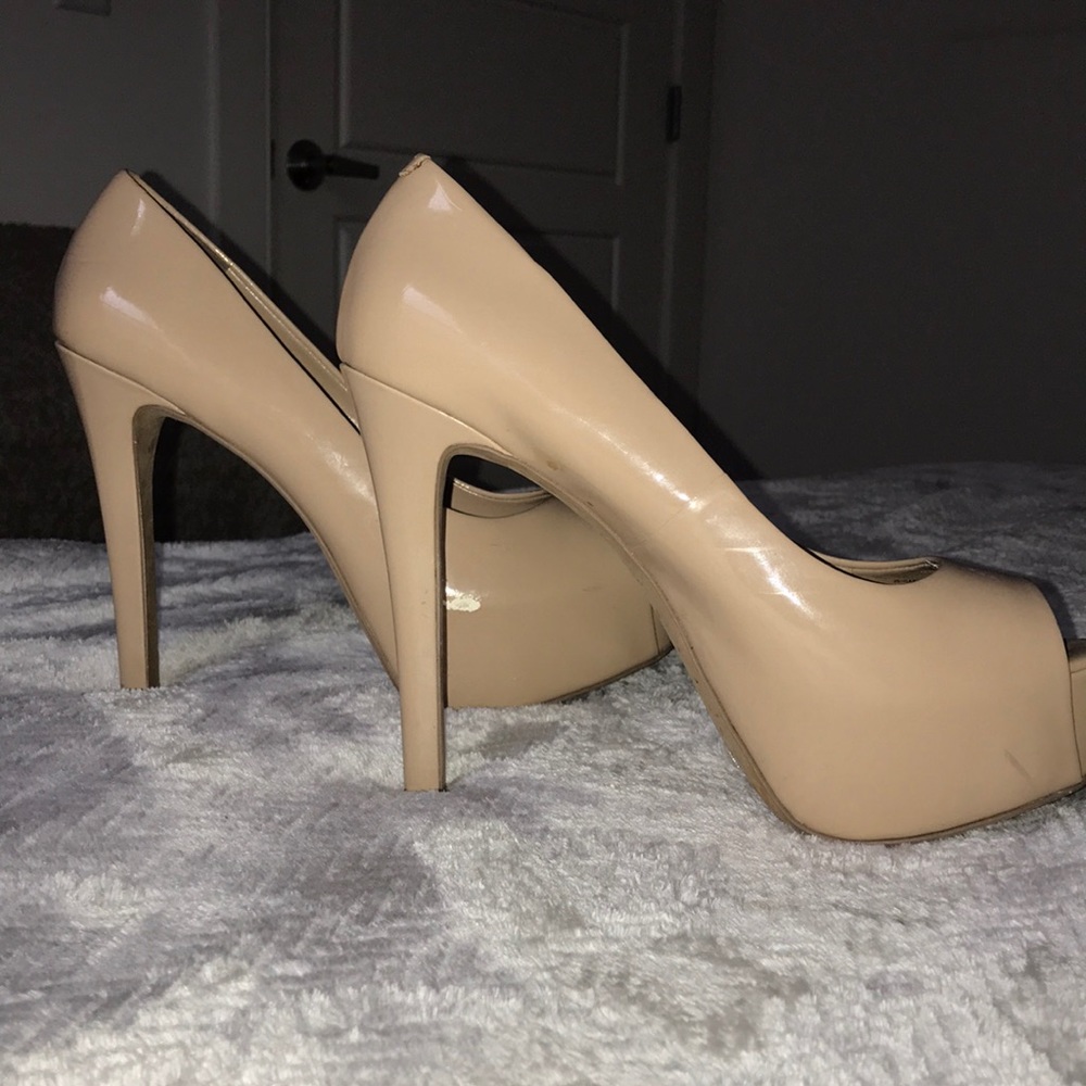 Jesssica Simpson nude peep toe pumps