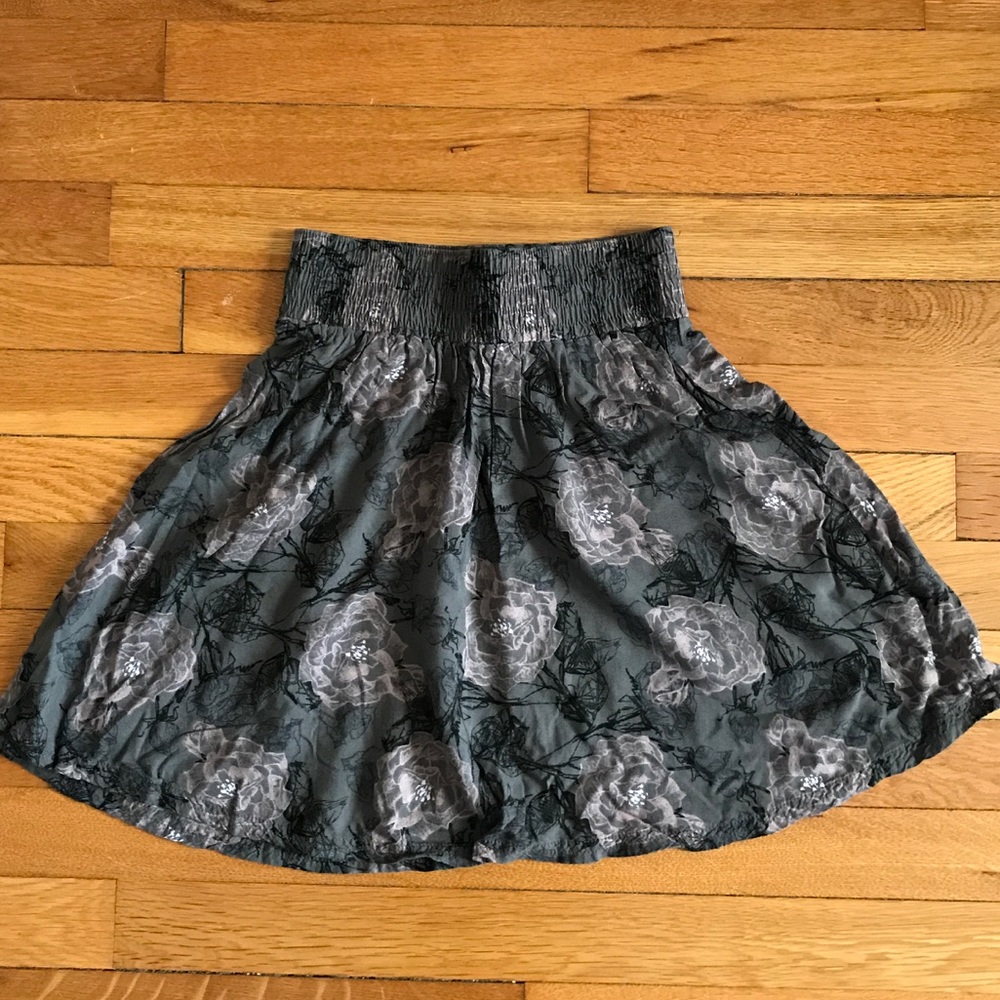 Nordstrom Black/Gray/Pink Floral Print Mini Skirt