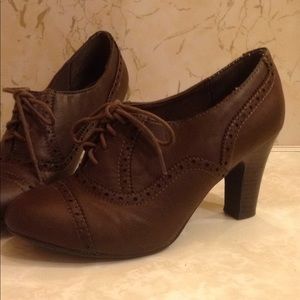 Oxford heel sz 9