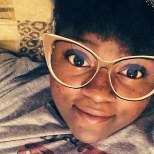 Meet your Posher, Denisha