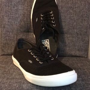 SIZE 8.5 VANS SHOES | MENS 7 - SUPER LIGHT WEIGHT