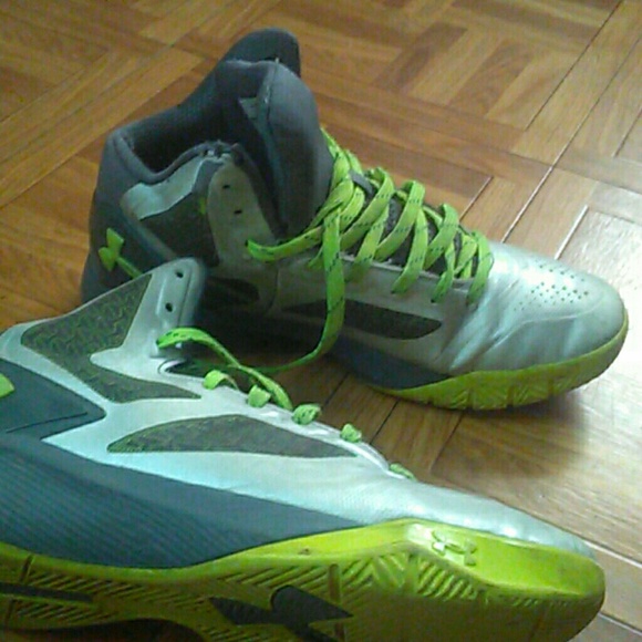 Under Armour Basketball shoes - Picture 1 of 1