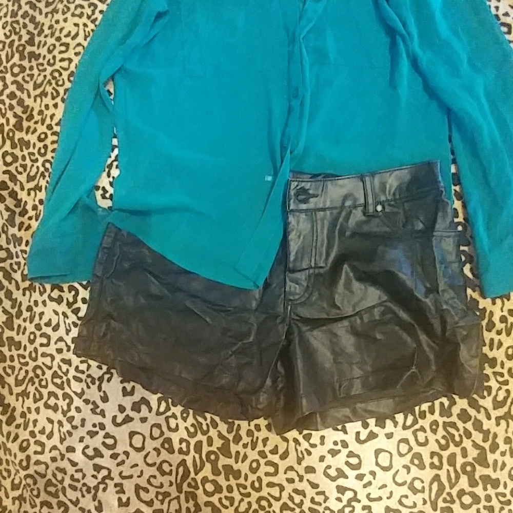 🍸Foe Leather Sexy Shorts🍸