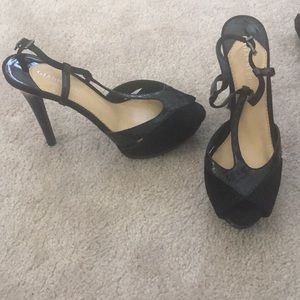 Black Gianni Bini suede and leather Heels