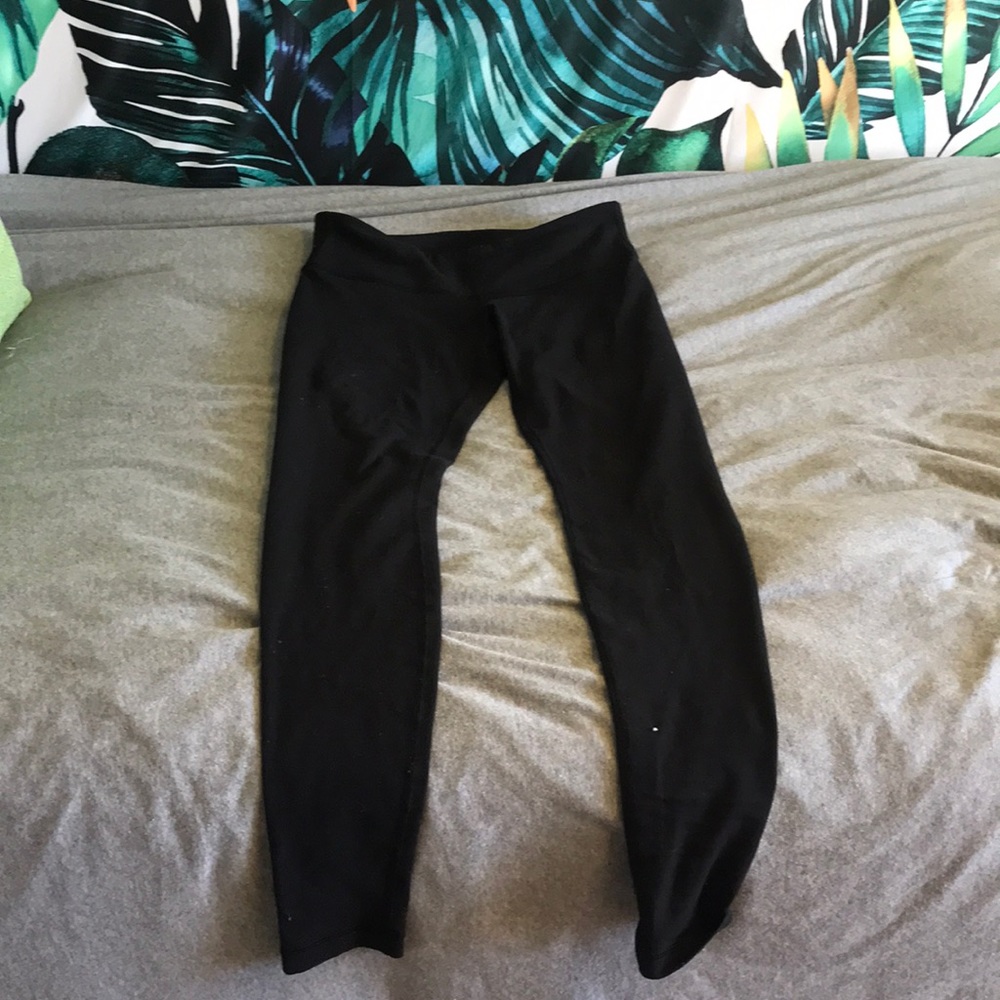 black lululemon ankle length leggings