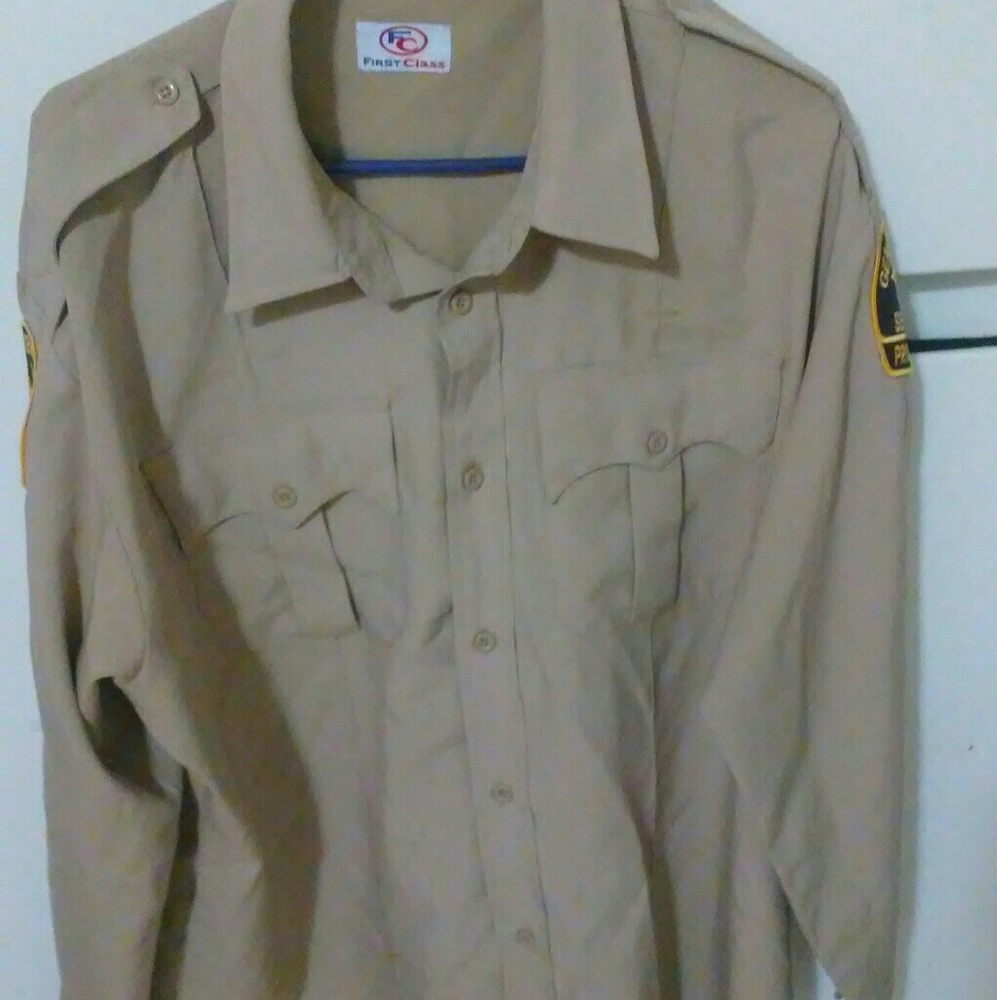 Khaki color uniform patches can be removed