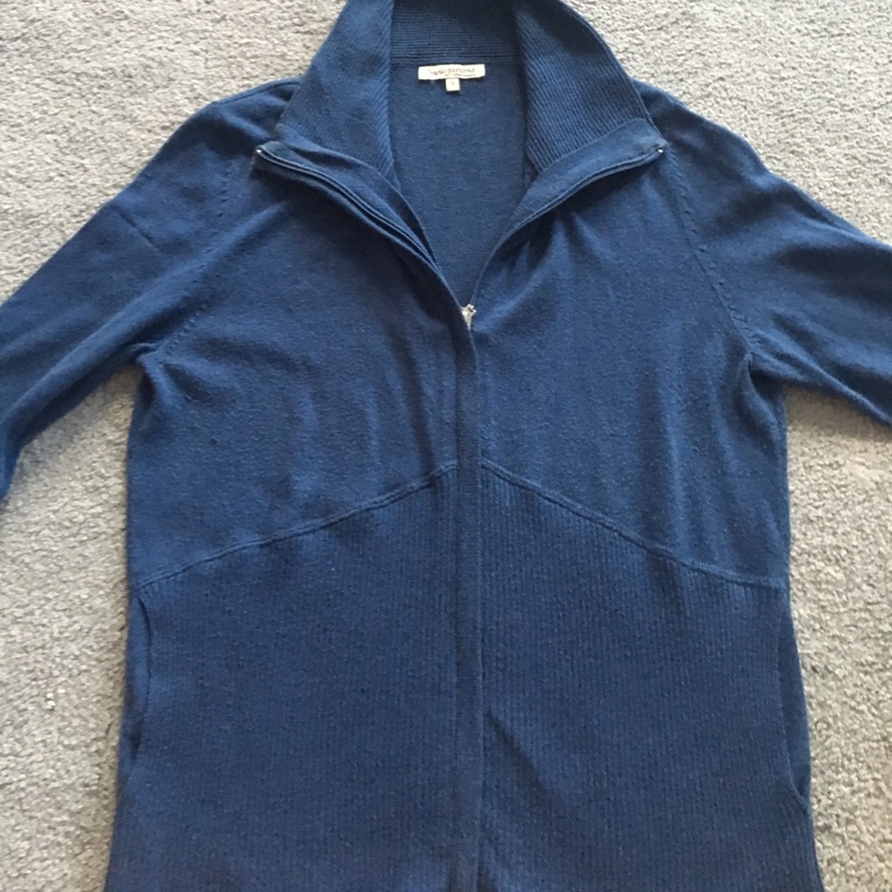 Indigenous size small blue zip up sweater