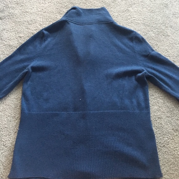 Indigenous size small blue zip up sweater - Picture 4 of 4