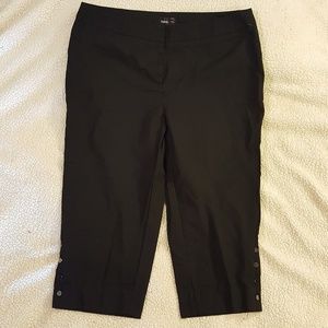 **$5 sale! NWOT Dress capris