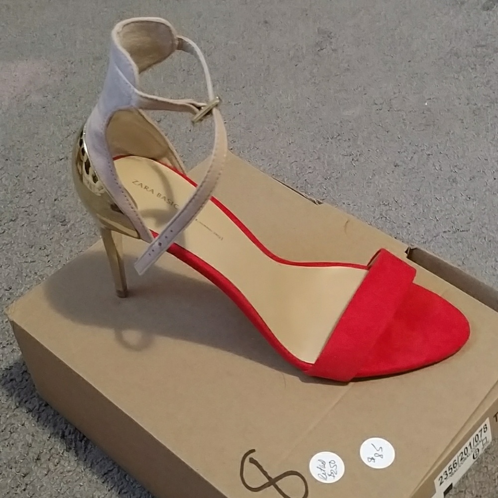 Ankle strap sandals