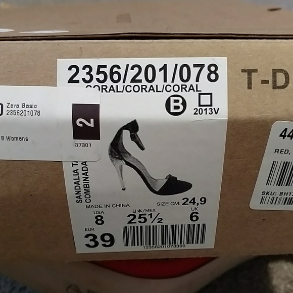 Ankle strap sandals - Picture 4 of 4