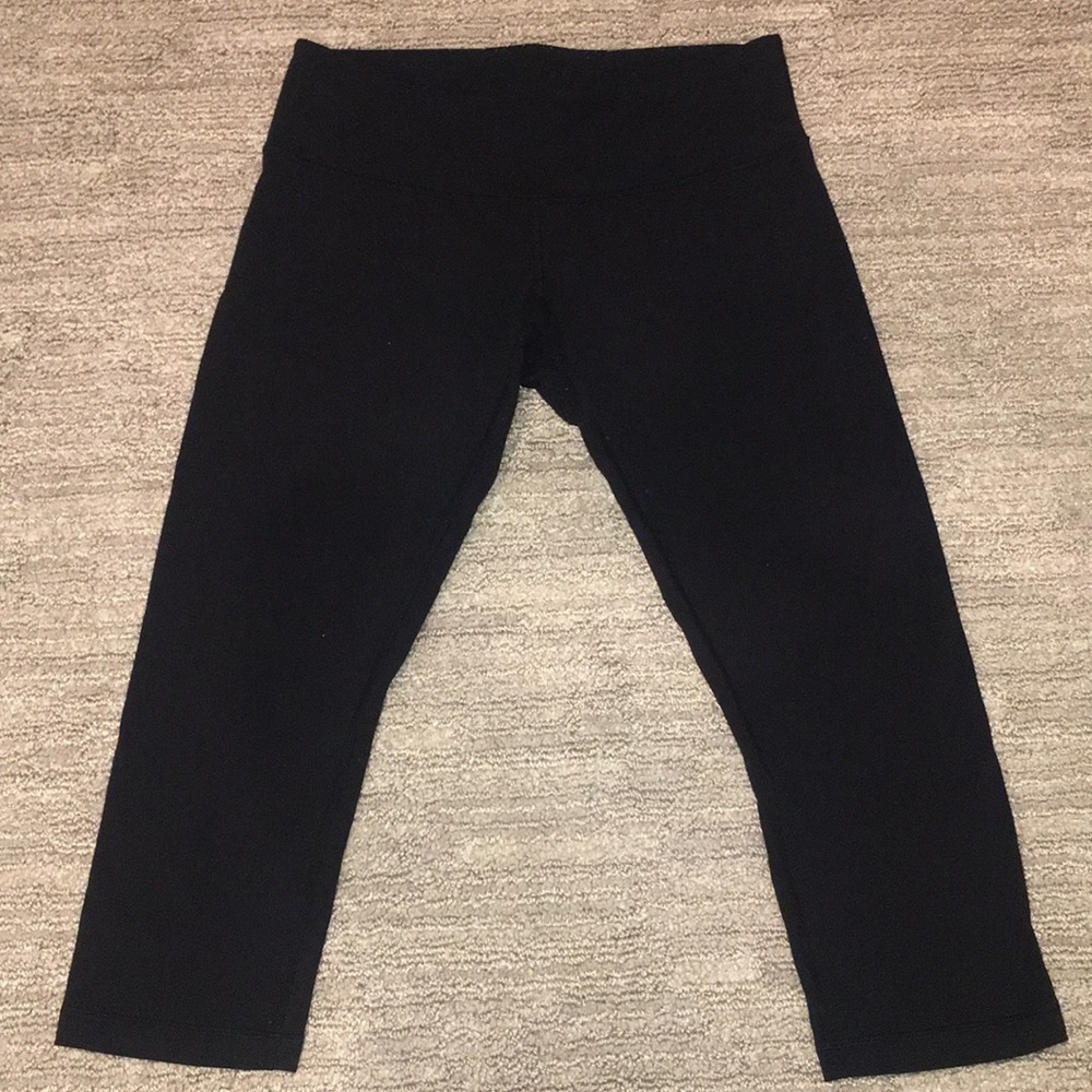 Lightly worn lulu lemon cropped leggings