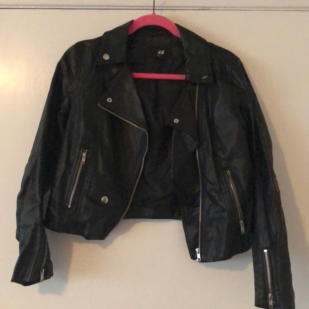 Cropped leather jacket