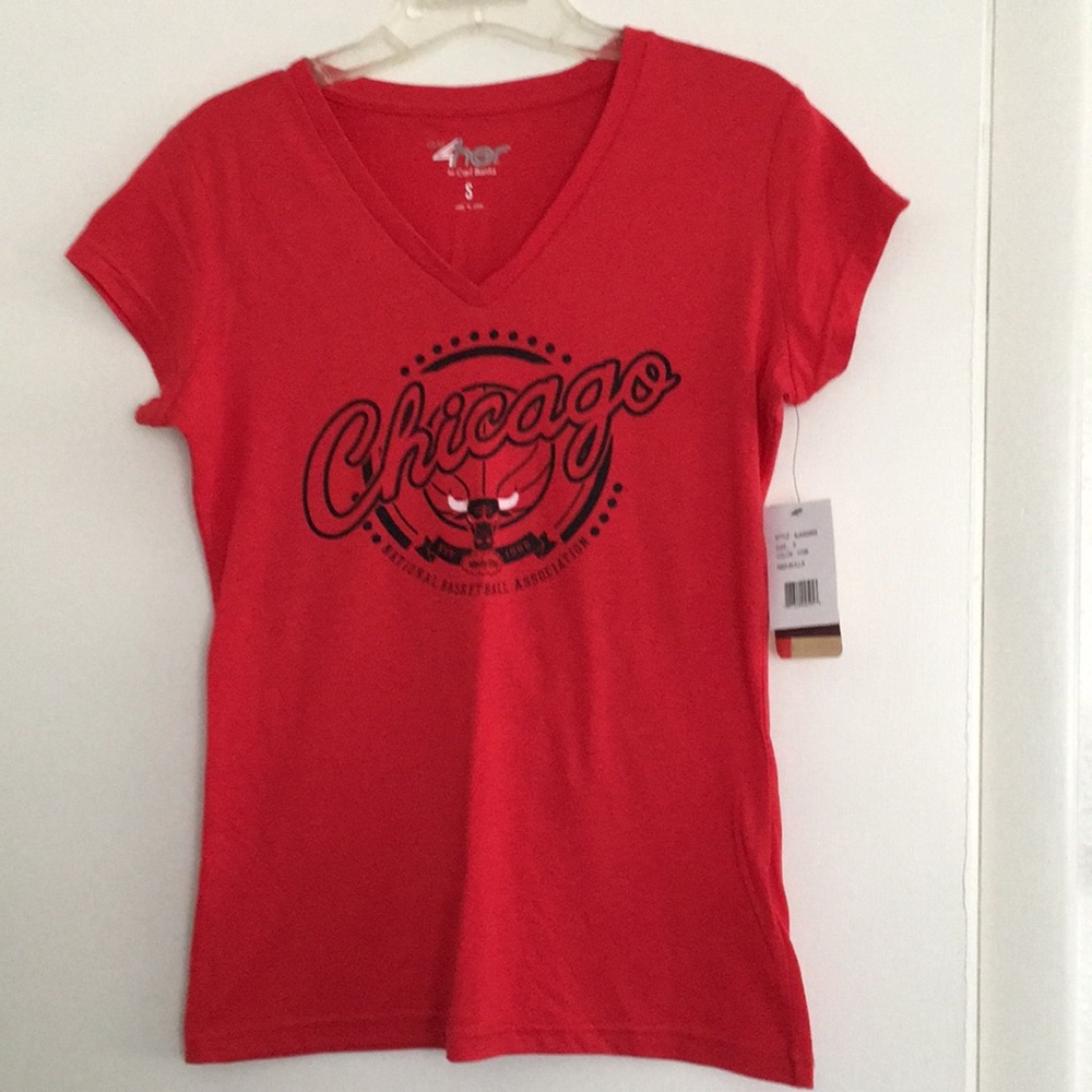 NWT Chicago Bulls Ladies T-shirt size Small