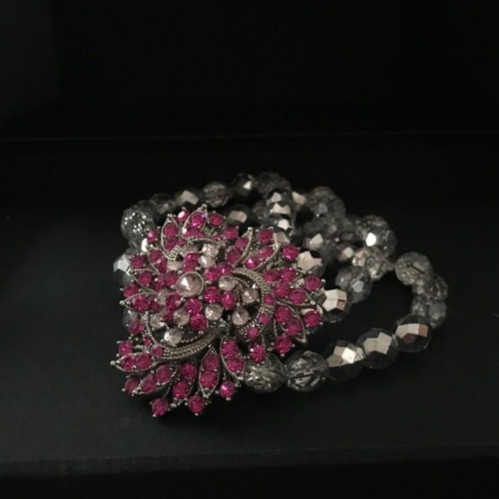New **WHITE HOUSE BLACK MARKET Beautiful Bracelet