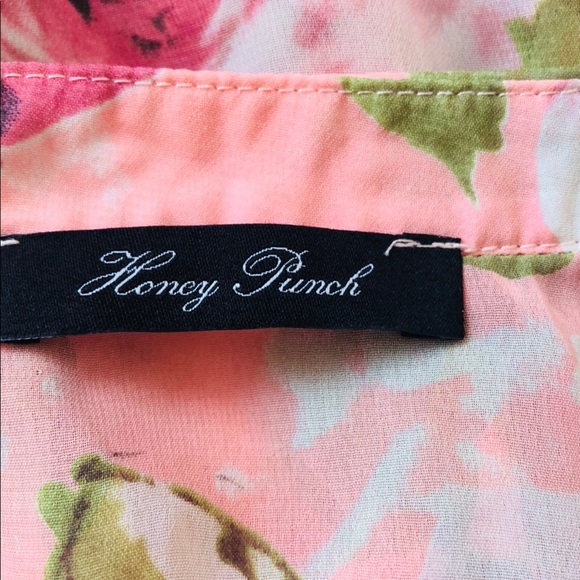 💕Sheer floral top small nasty gal 💕 - Picture 5 of 5