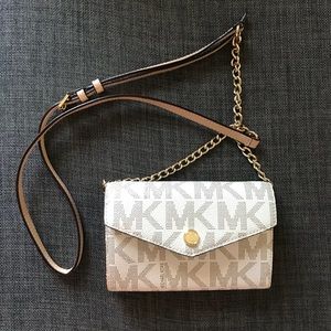 Michael Kors like new wallet on chain