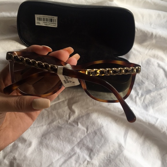 Chanel Cat-eye Chained Polarized Sunglasses - Picture 3 of 8