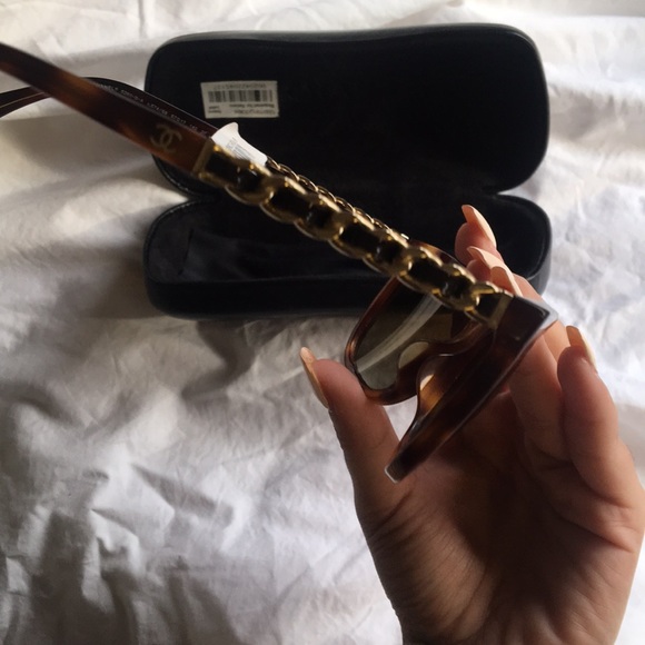 Chanel Cat-eye Chained Polarized Sunglasses - Picture 4 of 8