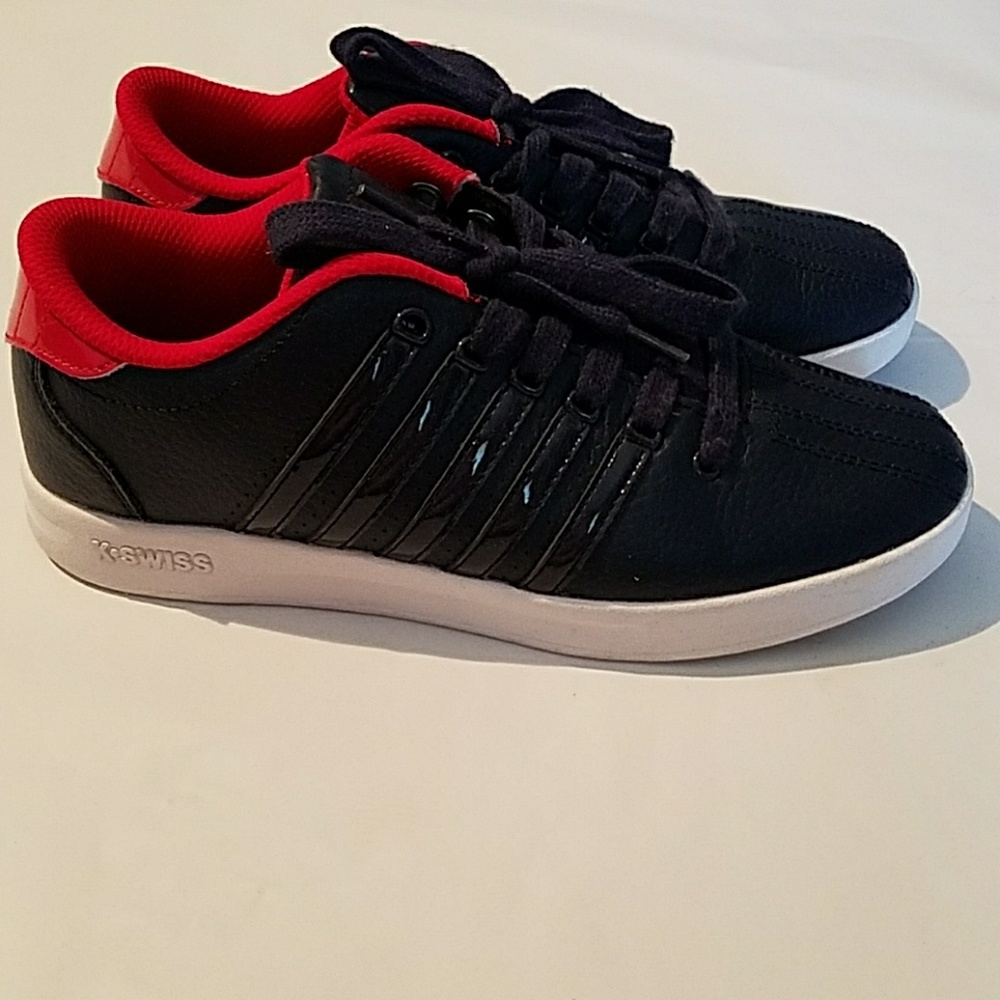 Kids Size 5.5 -K Swiss Sneakers