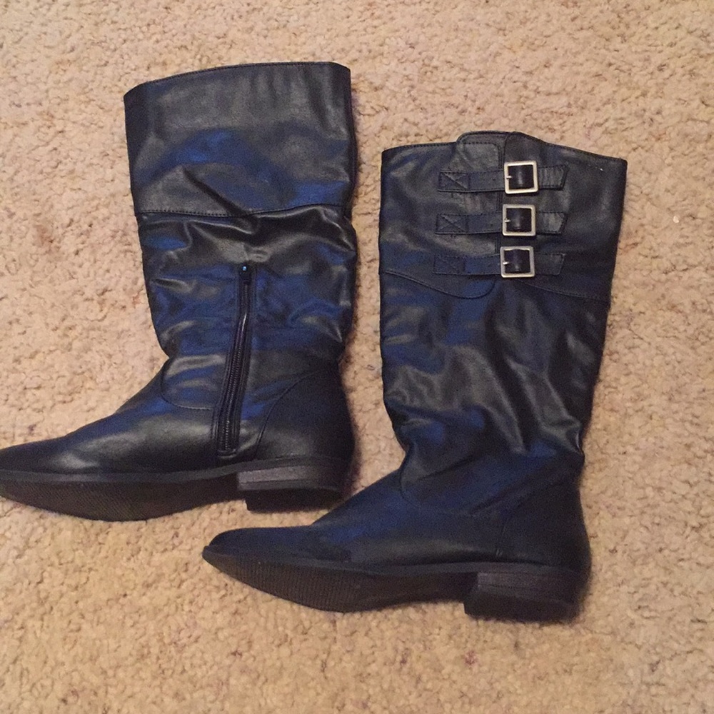 Madden Girl Earnie Black Boot
