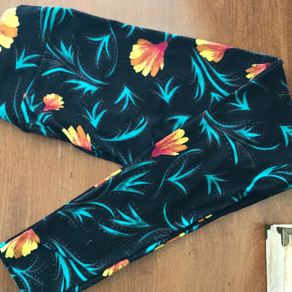 LuLaRoe OS Floral Leggings